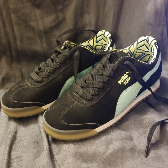 Puma Shoes - 壟Puma Roma Black Athletic Shoes Size 7 1/2